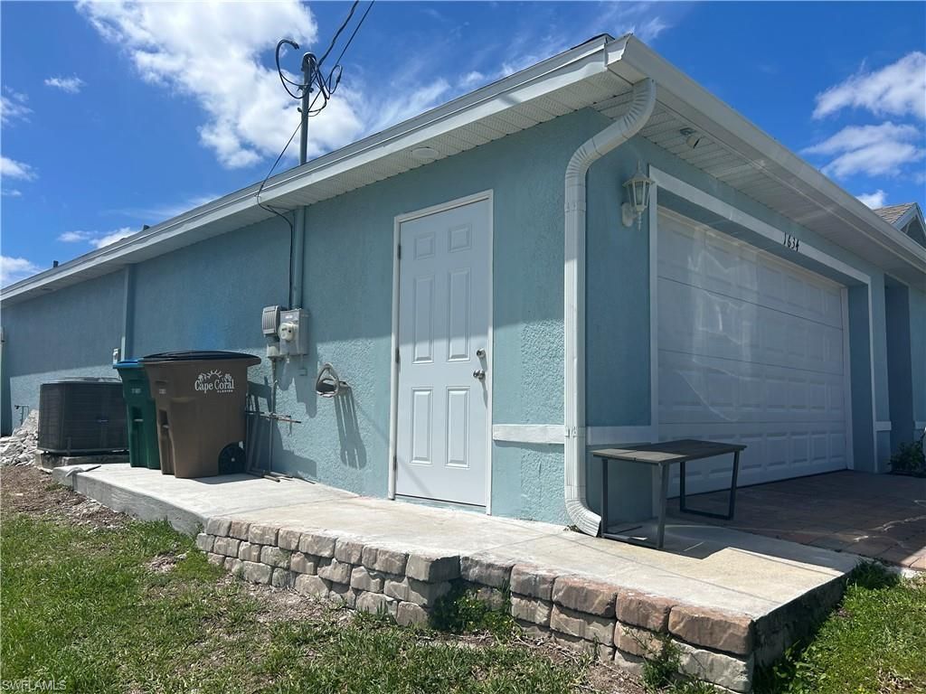 1634 NE 34th St, Cape Coral, FL 33909 Photo