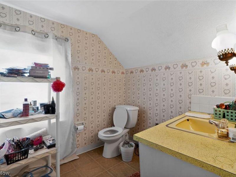 276 E 242nd Street, Euclid, OH 44123 Photo 11