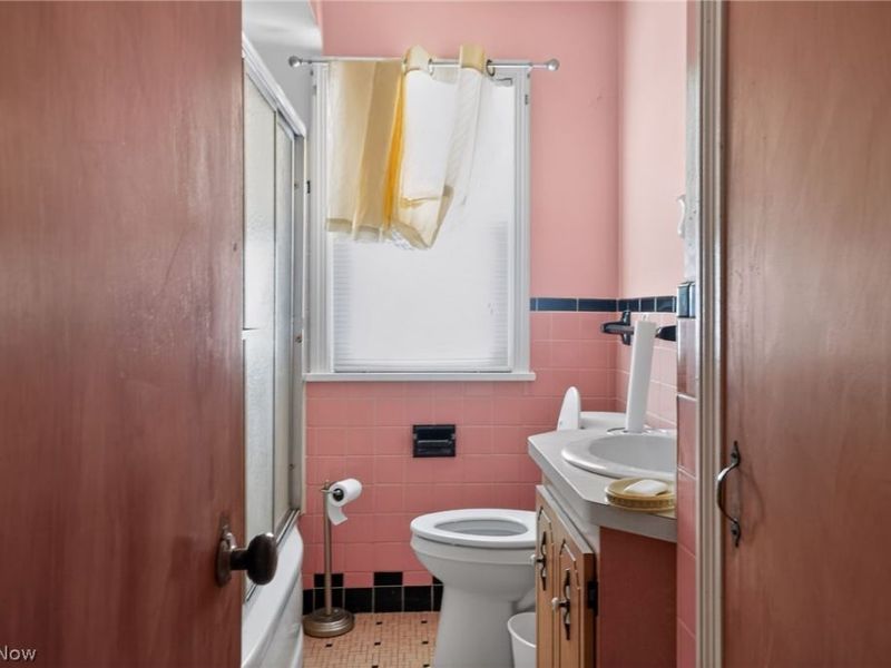 276 E 242nd Street, Euclid, OH 44123 Photo 14