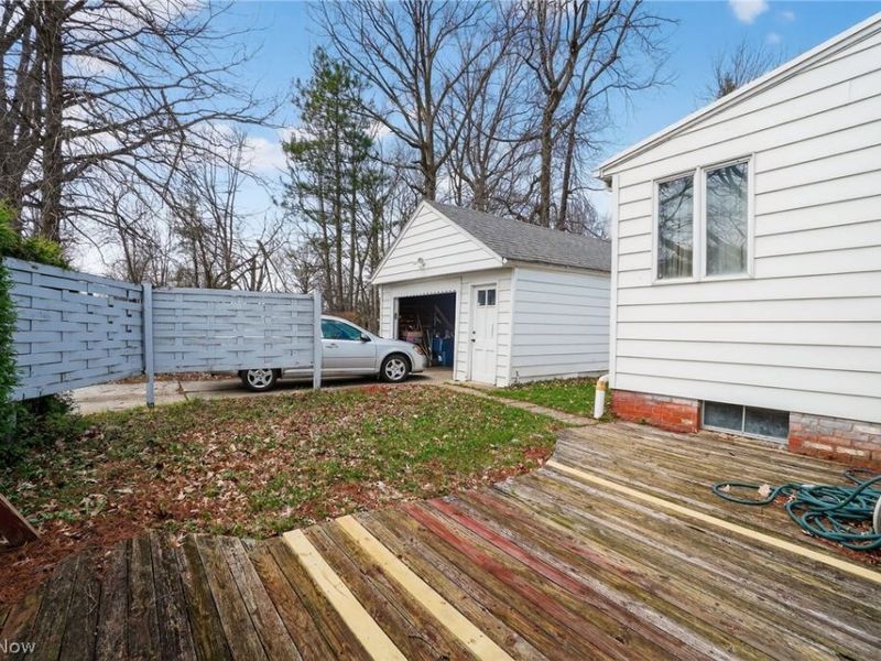 276 E 242nd Street, Euclid, OH 44123 Photo 2