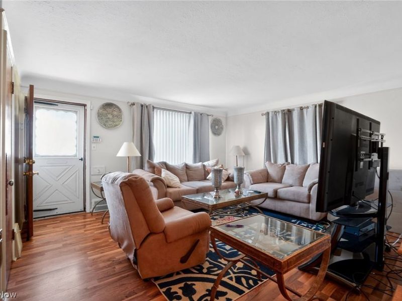 276 E 242nd Street, Euclid, OH 44123 Photo 3