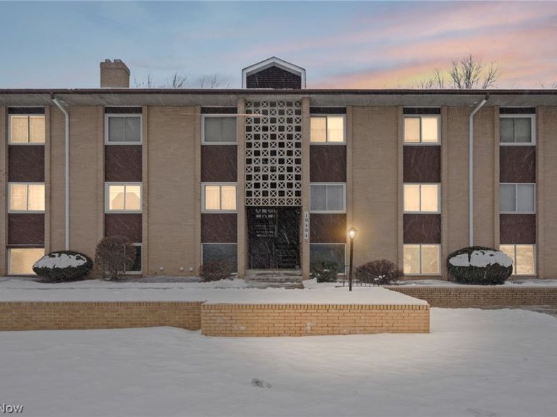 10436 N Church Drive, Unit 202, Parma Heights, OH 44130 Photo 2