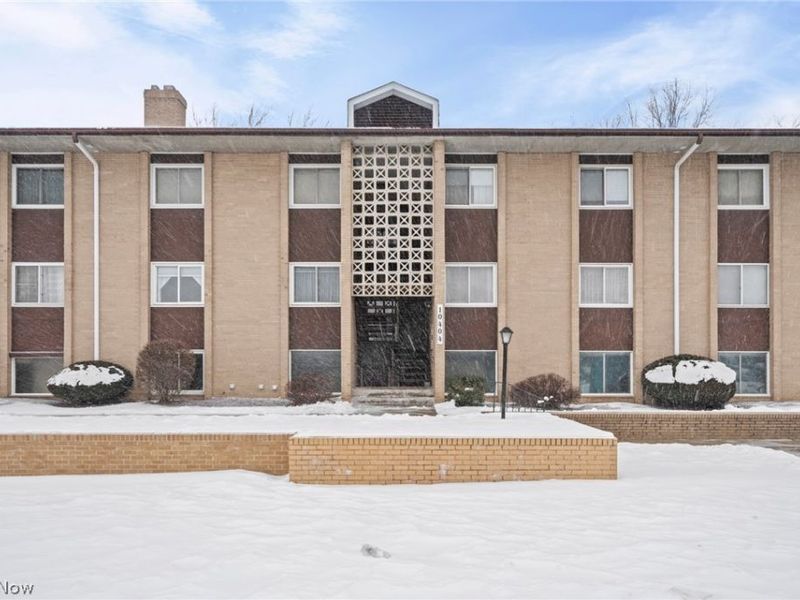 10436 N Church Drive, Unit 202, Parma Heights, OH 44130 Photo 4