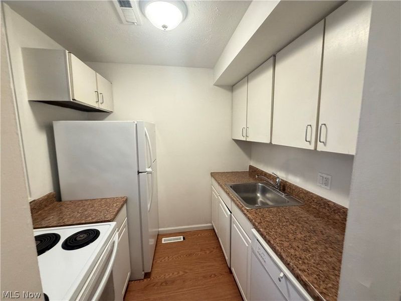 10436 N Church Drive, Unit 202, Parma Heights, OH 44130 Photo 5