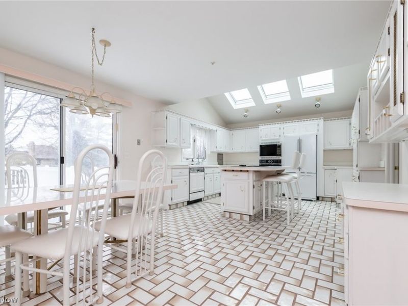 25235 Penshurst Drive , Beachwood, OH 44122 Photo 16