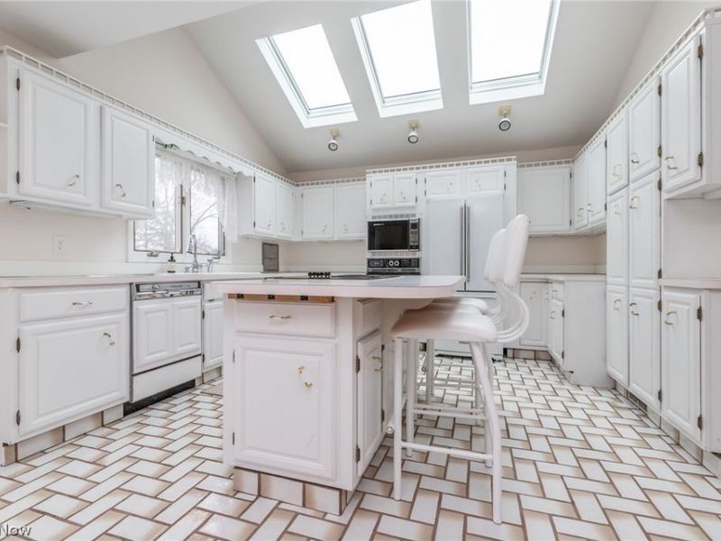 25235 Penshurst Drive , Beachwood, OH 44122 Photo 17