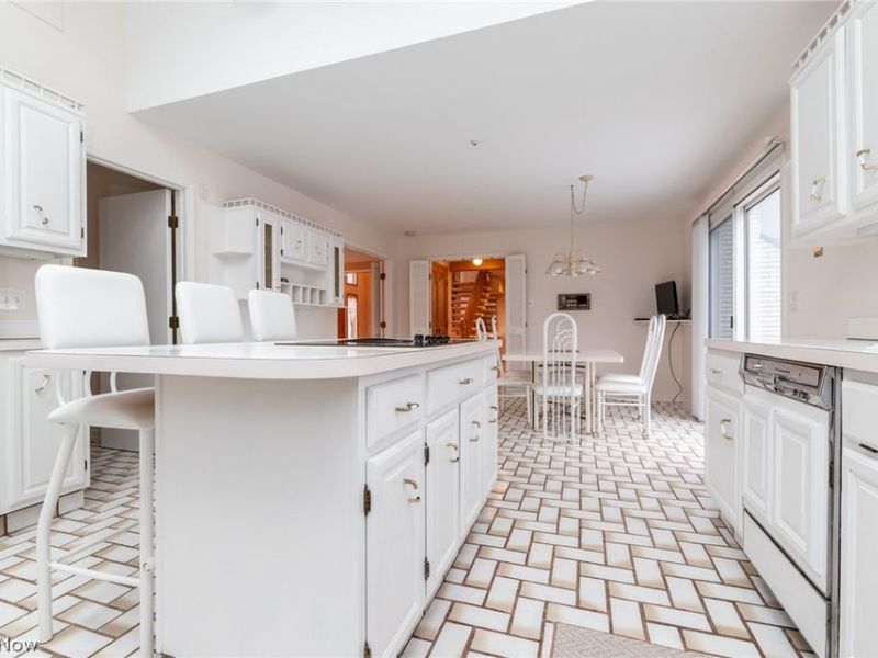 25235 Penshurst Drive , Beachwood, OH 44122 Photo 22