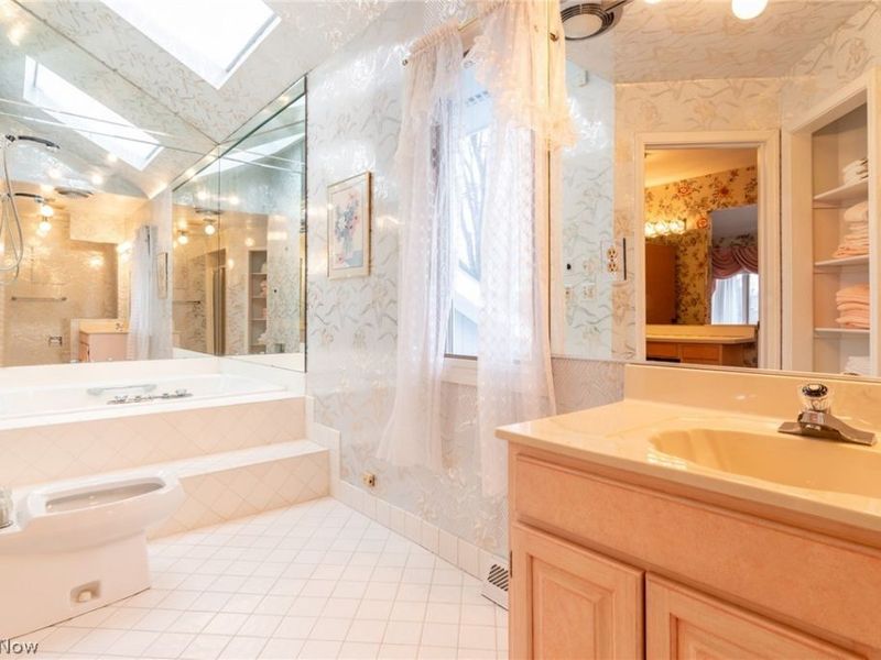 25235 Penshurst Drive , Beachwood, OH 44122 Photo 37