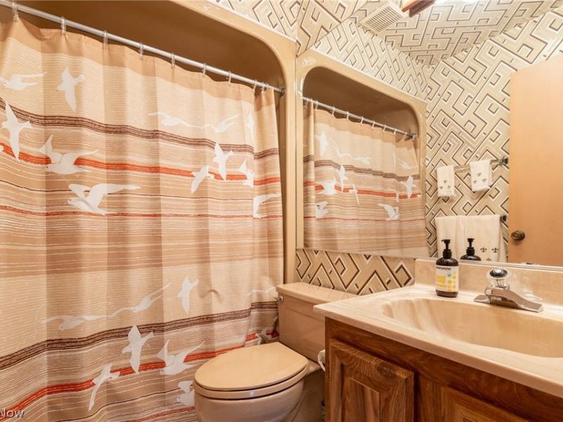 25235 Penshurst Drive , Beachwood, OH 44122 Photo 40