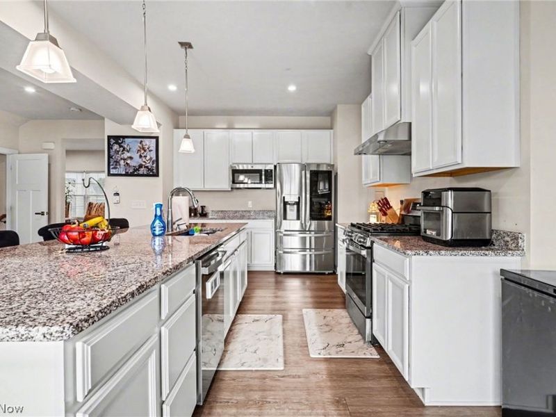 3268 Stoneleigh Road NE, Canton, OH 44721 Photo 11