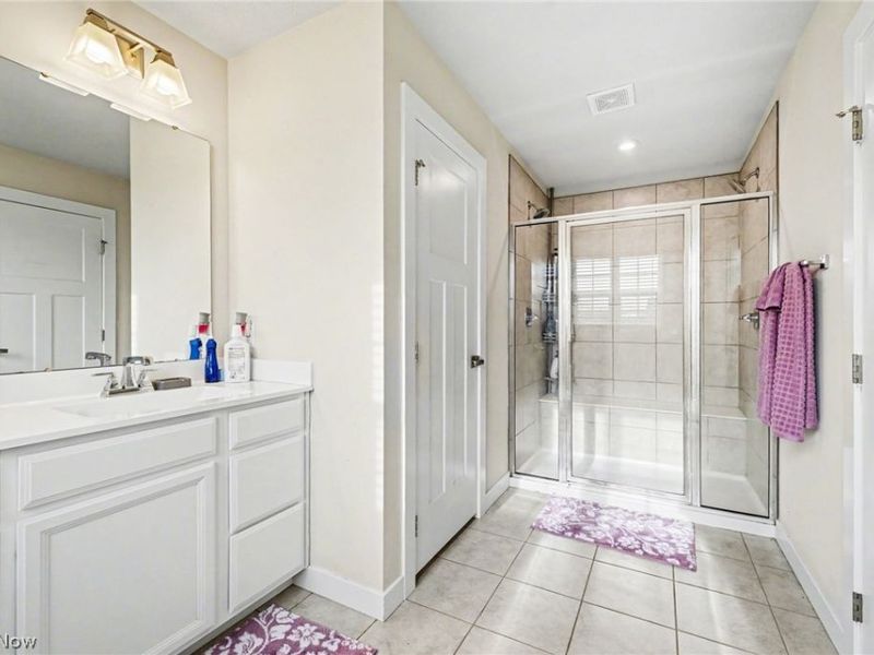 3268 Stoneleigh Road NE, Canton, OH 44721 Photo 16