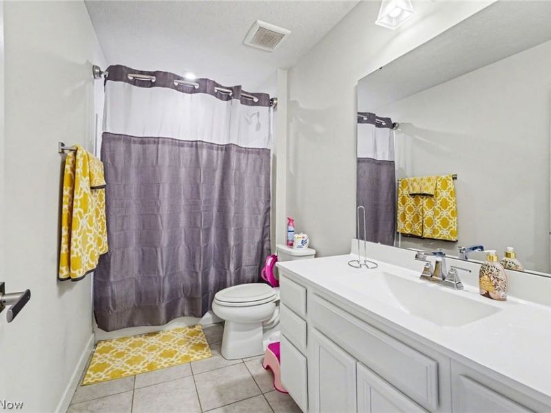 3268 Stoneleigh Road NE, Canton, OH 44721 Photo 21