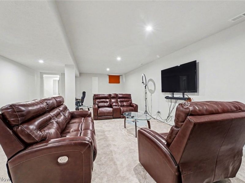 3268 Stoneleigh Road NE, Canton, OH 44721 Photo 25