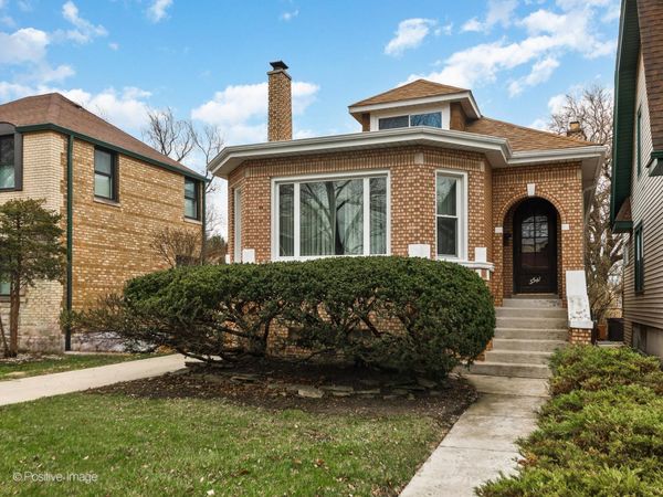 5541 W Ardmore Avenue, Chicago, IL 60646