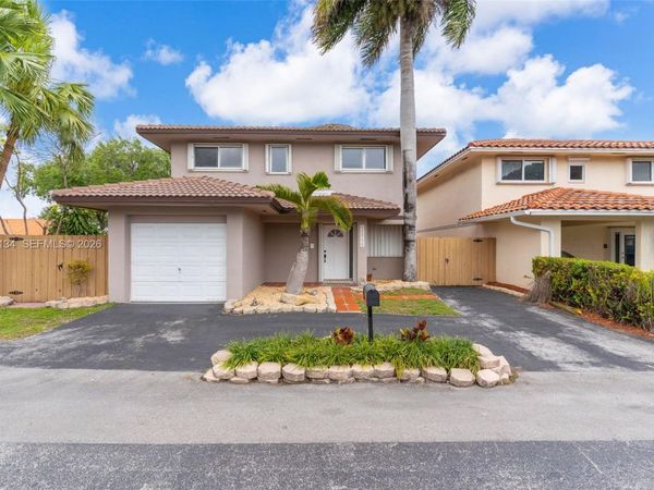 11319 SW 73rd Ln , Miami, FL 33173