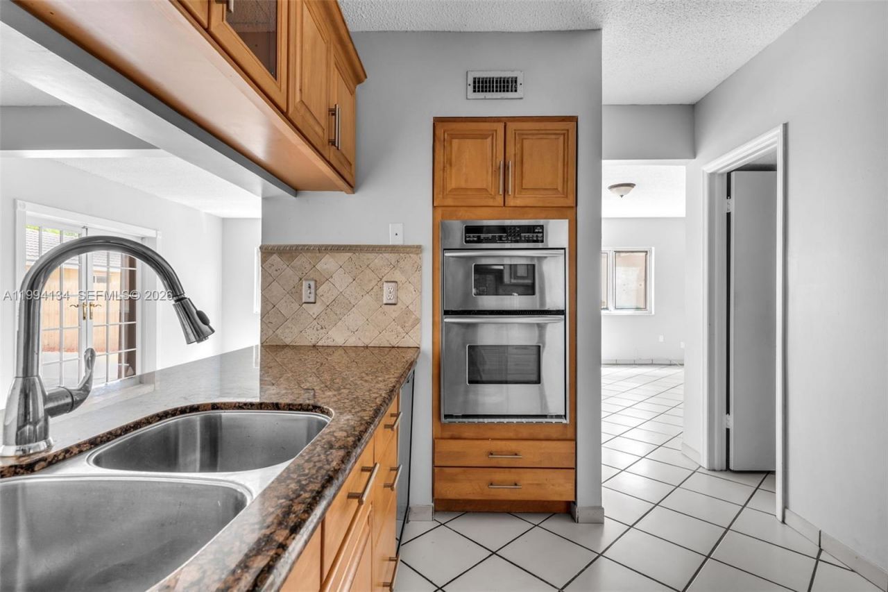 11319 SW 73rd Ln, Miami, FL 33173 Photo