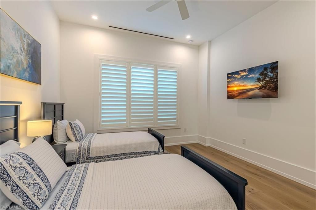 201 8th St S, Unit #104, Naples, FL 34102 Photo