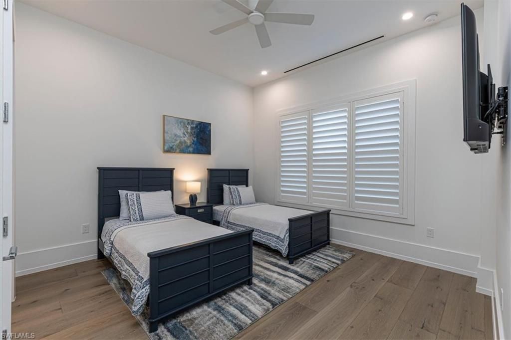 201 8th St S, Unit #104, Naples, FL 34102 Photo
