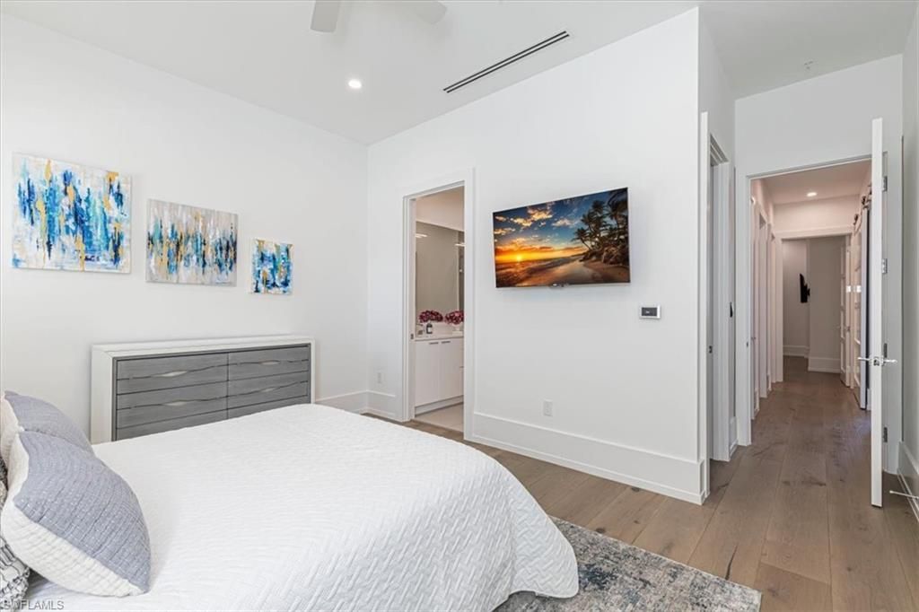 201 8th St S, Unit #104, Naples, FL 34102 Photo
