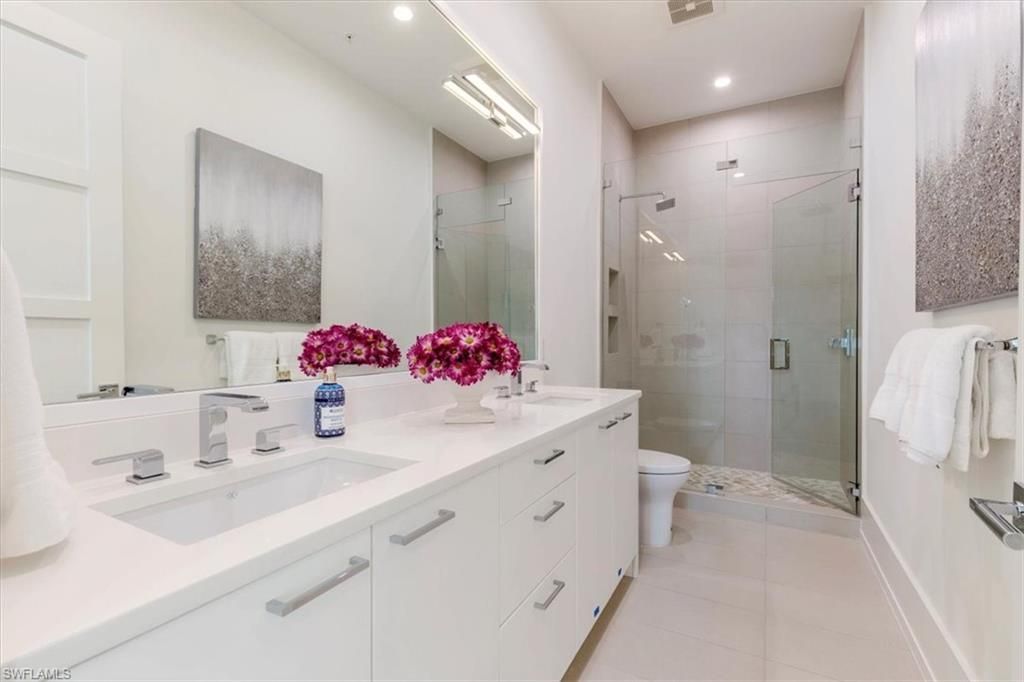 201 8th St S, Unit #104, Naples, FL 34102 Photo