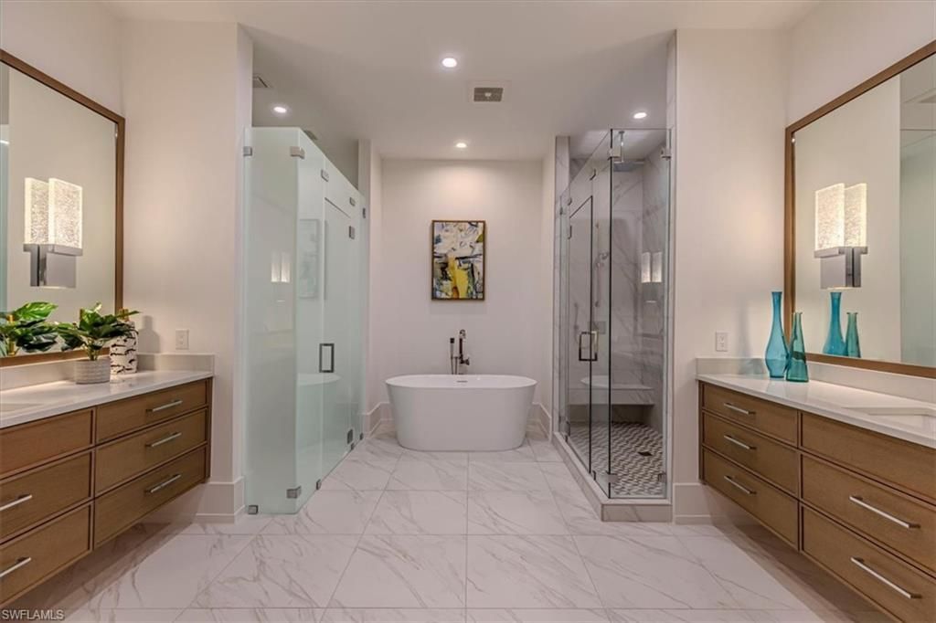 201 8th St S, Unit #104, Naples, FL 34102 Photo