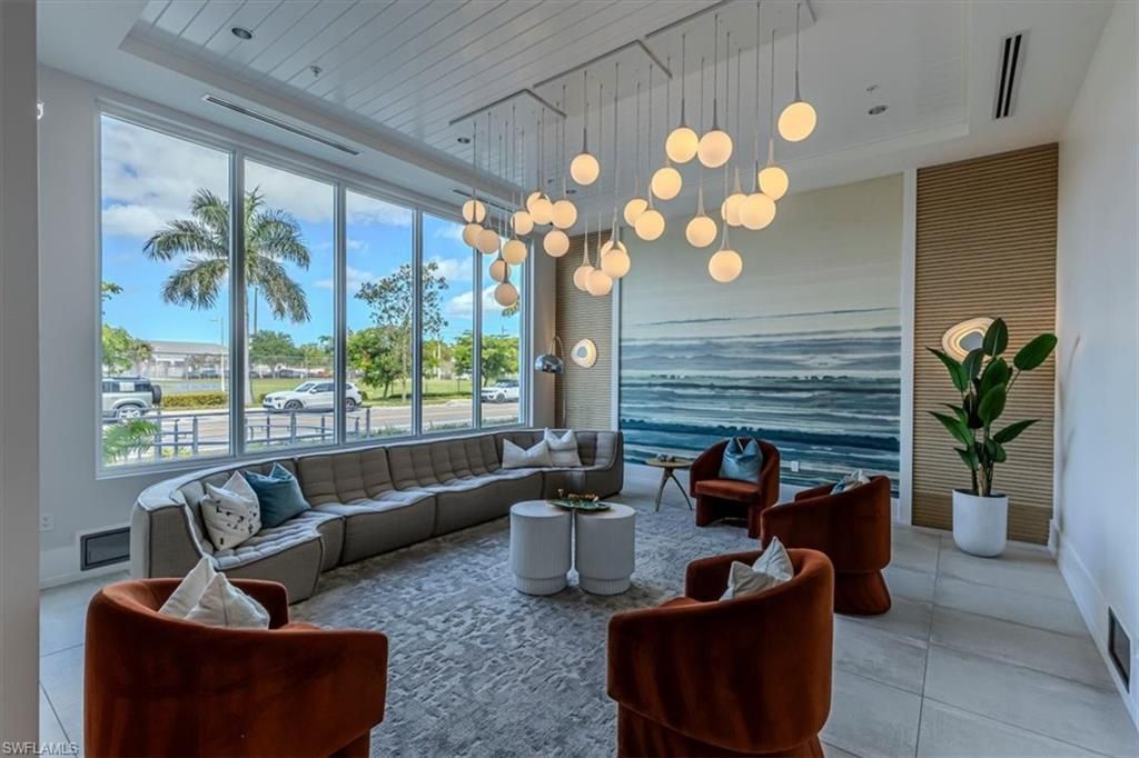 201 8th St S, Unit #104, Naples, FL 34102 Photo