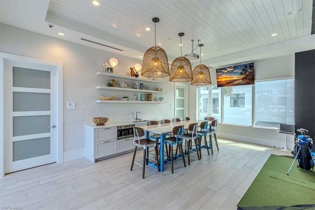 201 8th St S, Unit #104, Naples, FL 34102 Photo
