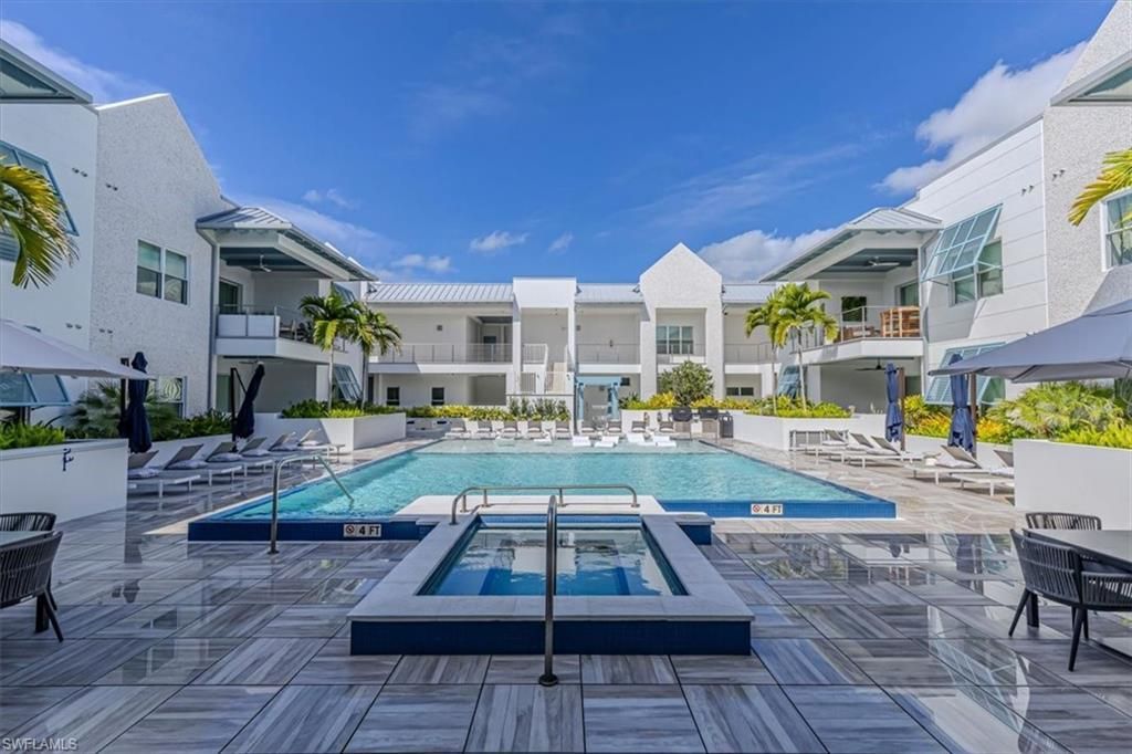 201 8th St S, Unit #104, Naples, FL 34102 Photo