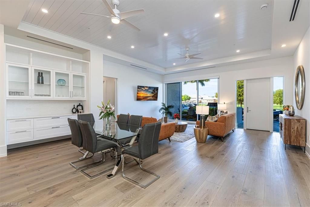 201 8th St S, Unit #104, Naples, FL 34102 Photo