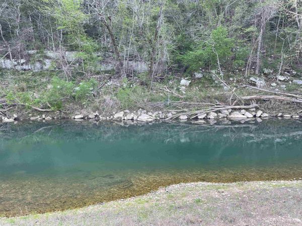 000 Peace Mountain road , Mountain View, AR 72560