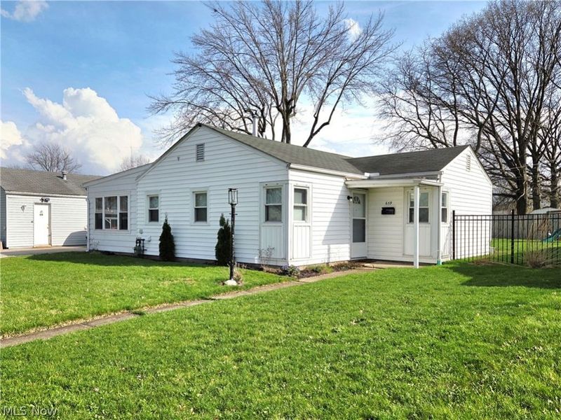 659 Weller Road, Elyria, OH 44035 Photo 1