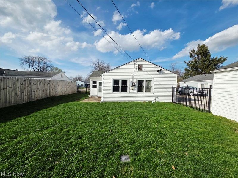 659 Weller Road, Elyria, OH 44035 Photo 4