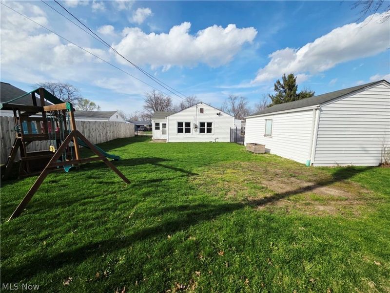 659 Weller Road, Elyria, OH 44035 Photo 5