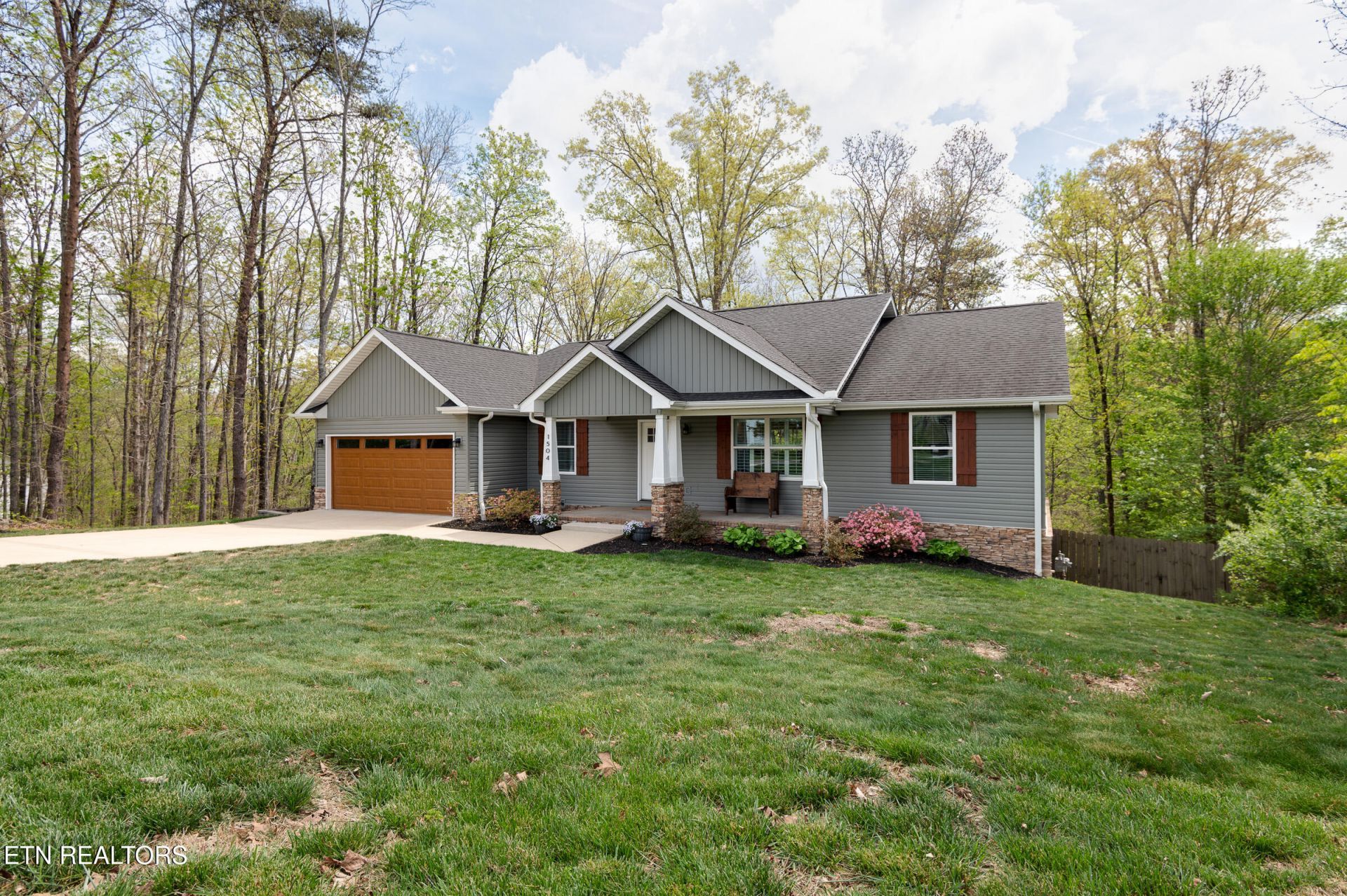 1504 Bird Rd, Lenoir City, TN 37771 Main Photo