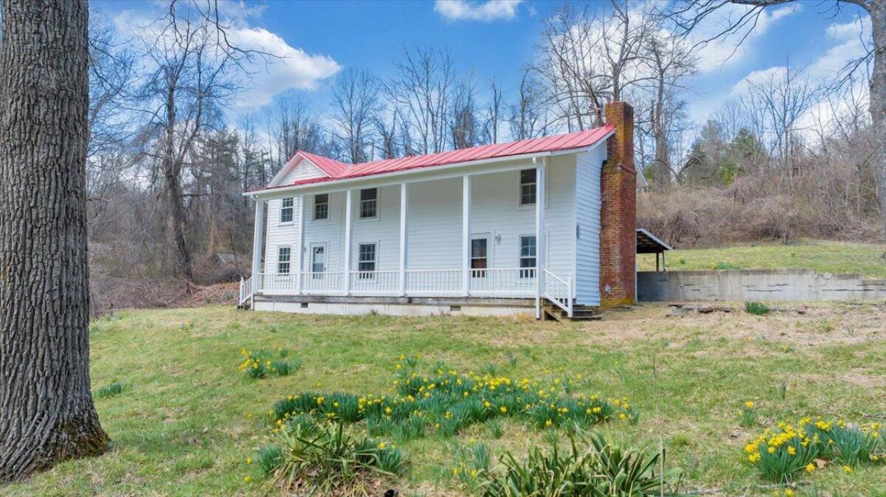 9537-9539 Floyd Hwy N, Copper Hill, VA 24079 Main Photo