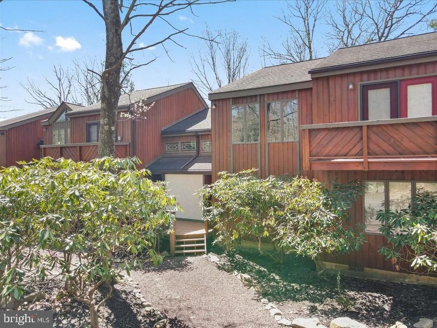 35 Falcon Run, Lake Harmony, PA 18624 Main Photo