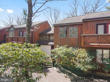 35 FALCON RUN , LAKE HARMONY, PA 18624