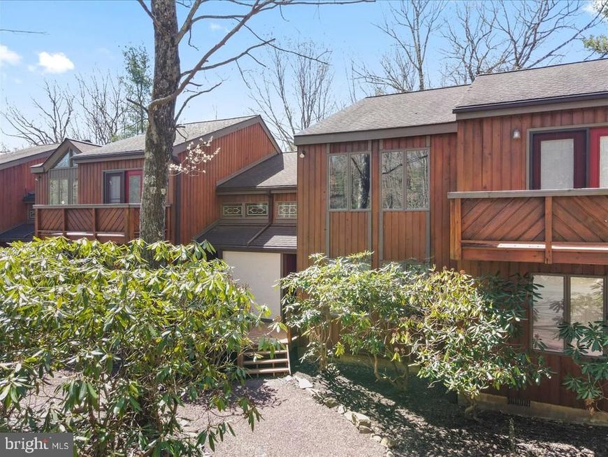 35 Falcon Run , Lake Harmony, PA 18624 Main Photo