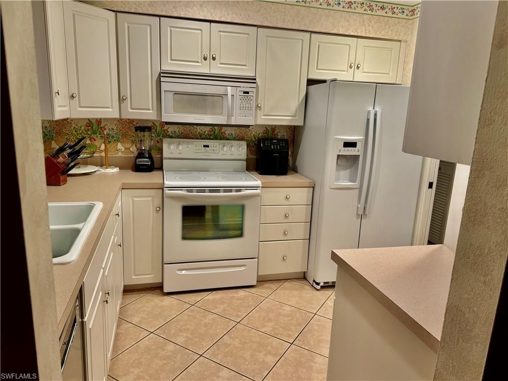 4187 Lakewood Blvd, Unit E13, Naples, FL 34112 Photo