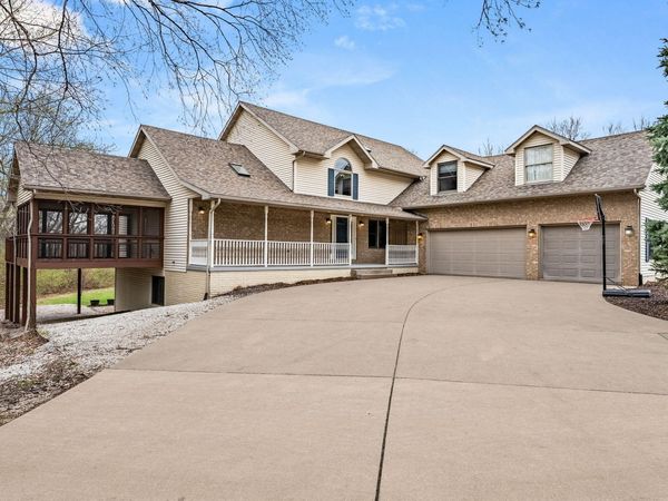 205 BALD EAGLE, Muscatine, IA 52761