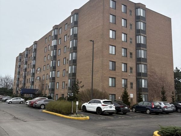 637 E Woodland Park Avenue, Unit 611, Chicago, IL 60616