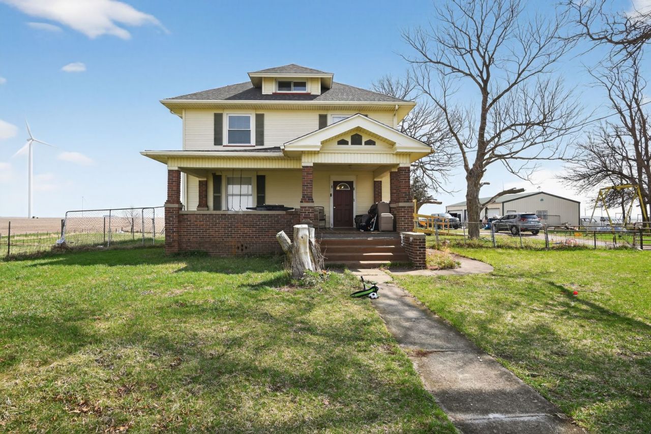 78 E 1180th Street , Altona, IL 61414