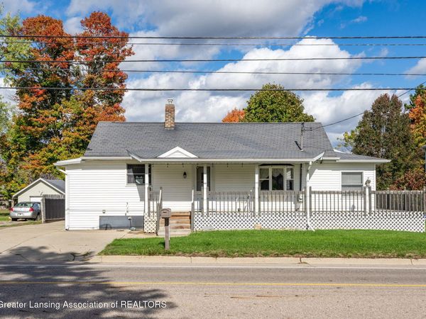 921 E Willoughby Road, Lansing, MI 48911
