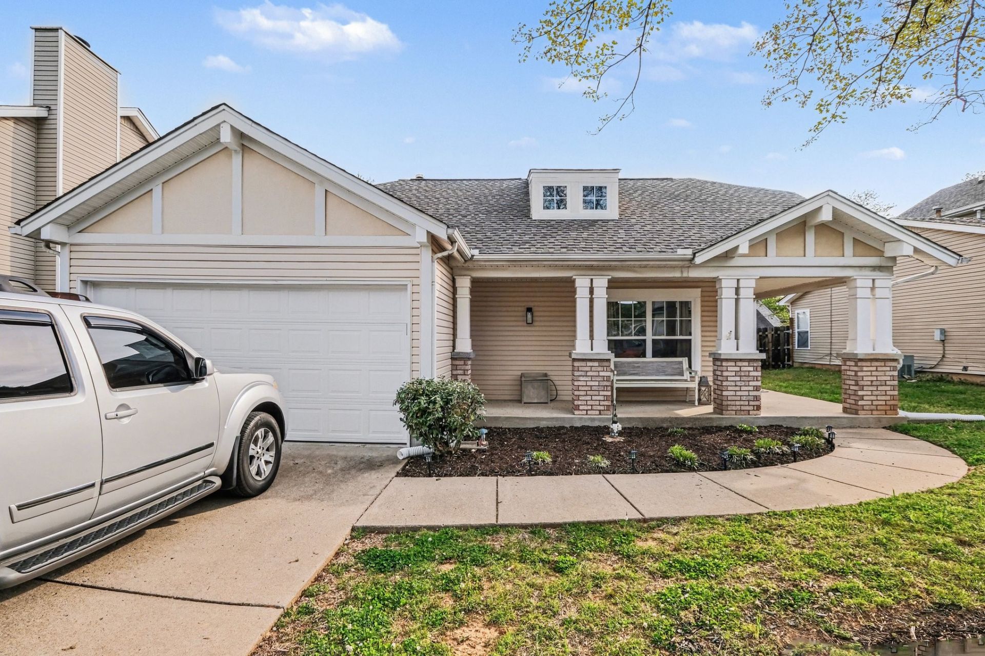 1736 Stone Hollow Ct, Hermitage, TN 37076 Main Photo