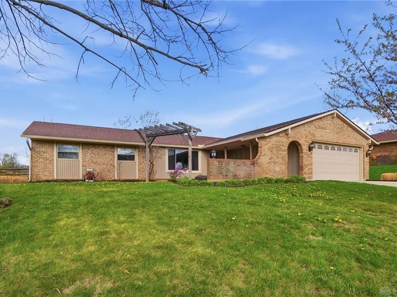 7521 Glenhurst Drive, Vandalia, OH 45414 Photo 2