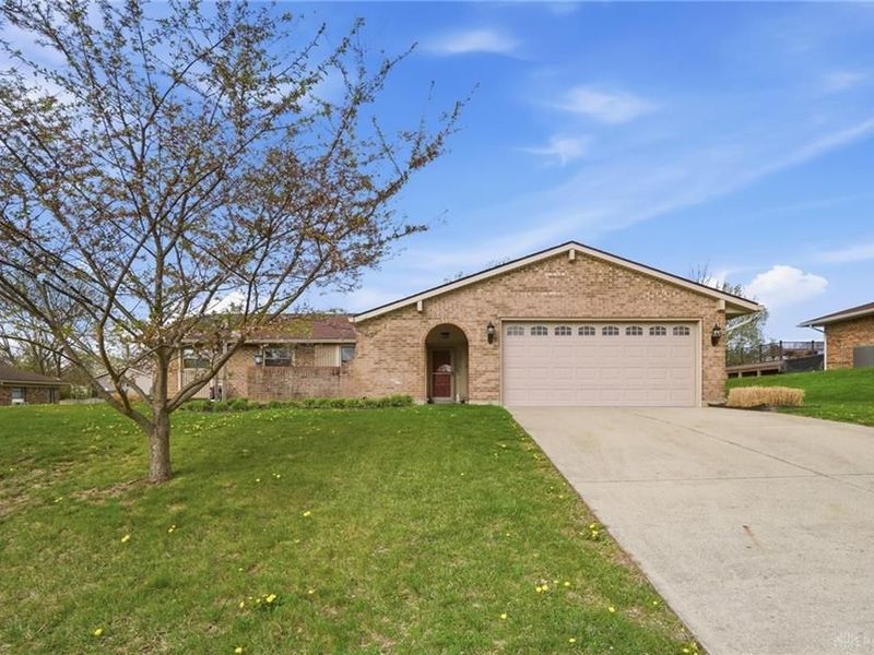 7521 Glenhurst Drive, Vandalia, OH 45414 Photo 3