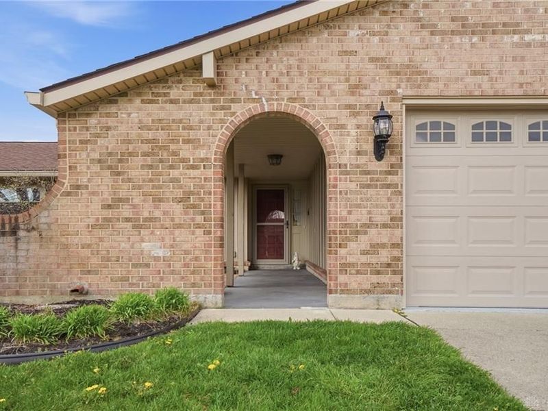 7521 Glenhurst Drive, Vandalia, OH 45414 Photo 4