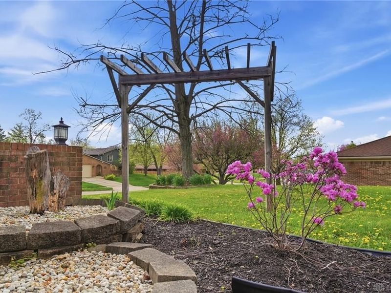 7521 Glenhurst Drive, Vandalia, OH 45414 Photo 8