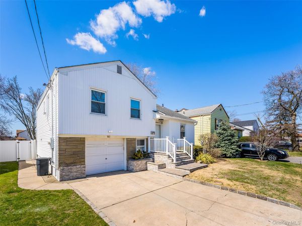 567 Oxford Road , Cedarhurst, NY 11516