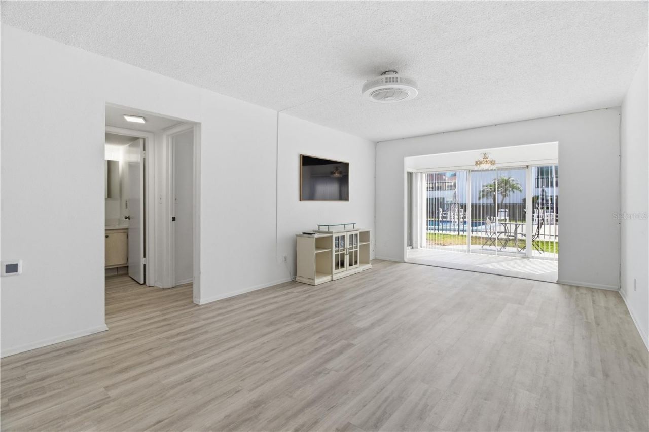 2060 Marilyn Street , Unit 127, Clearwater, FL 33765 Photo